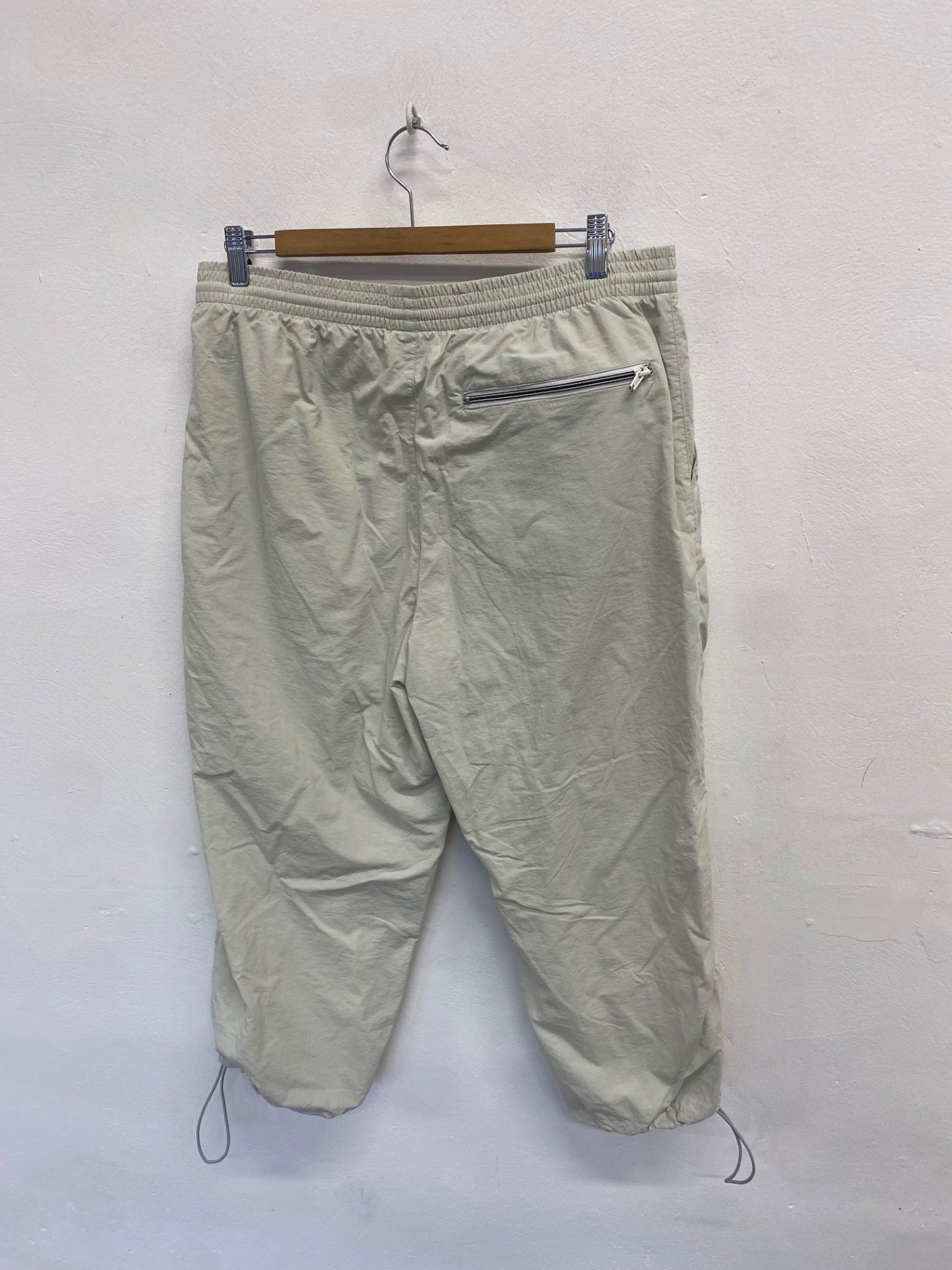 Fabulous Lacoste y2k Cropped trousers UK S Beige track pants 3/4 SW001