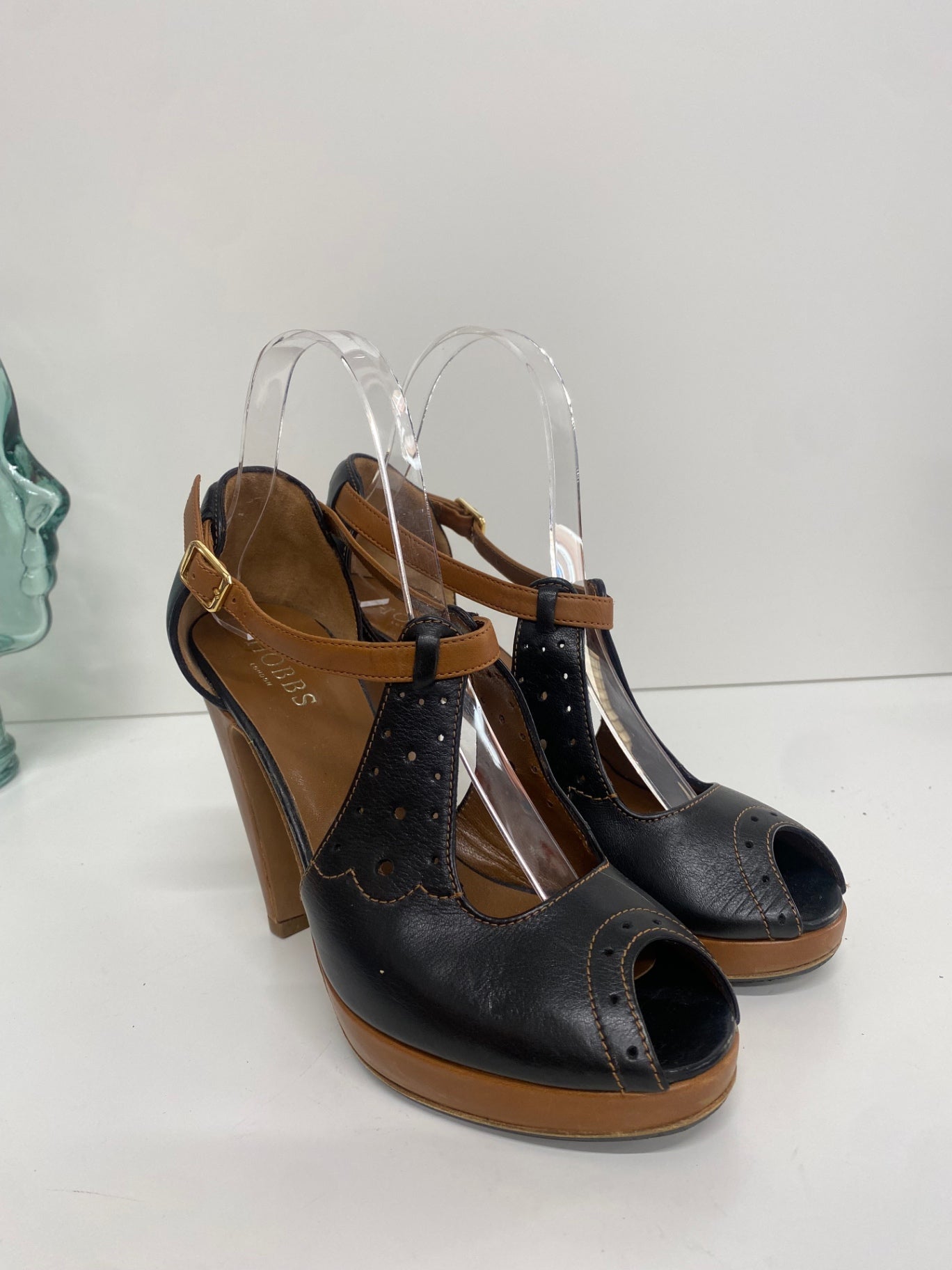 Fabulous Hobbs tooled leather heels Shoes UK4 Black & Tan T bar AC488