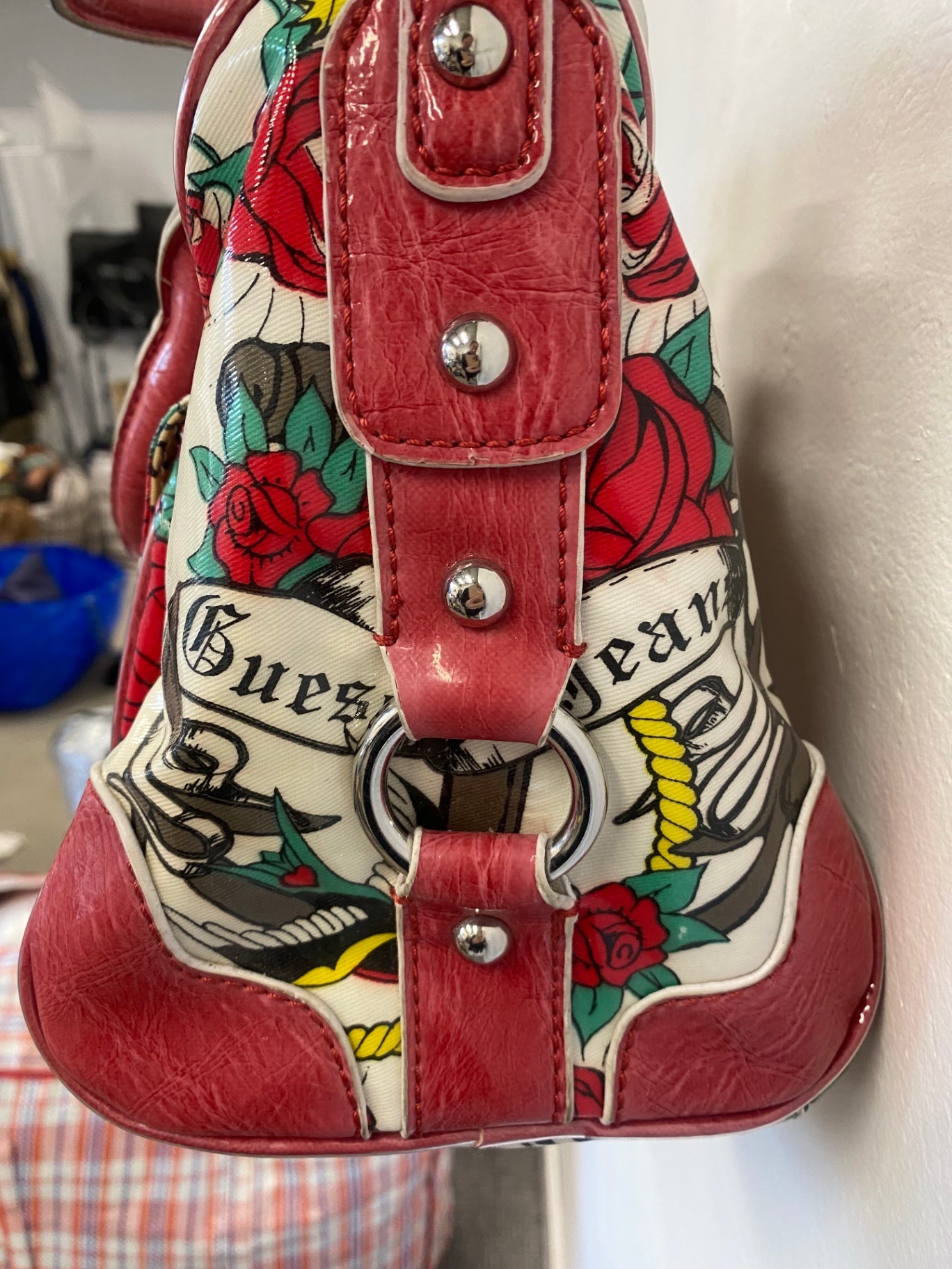 Fabulous vintage Guess tattoo & rose Crossbody Bag Rare SW001