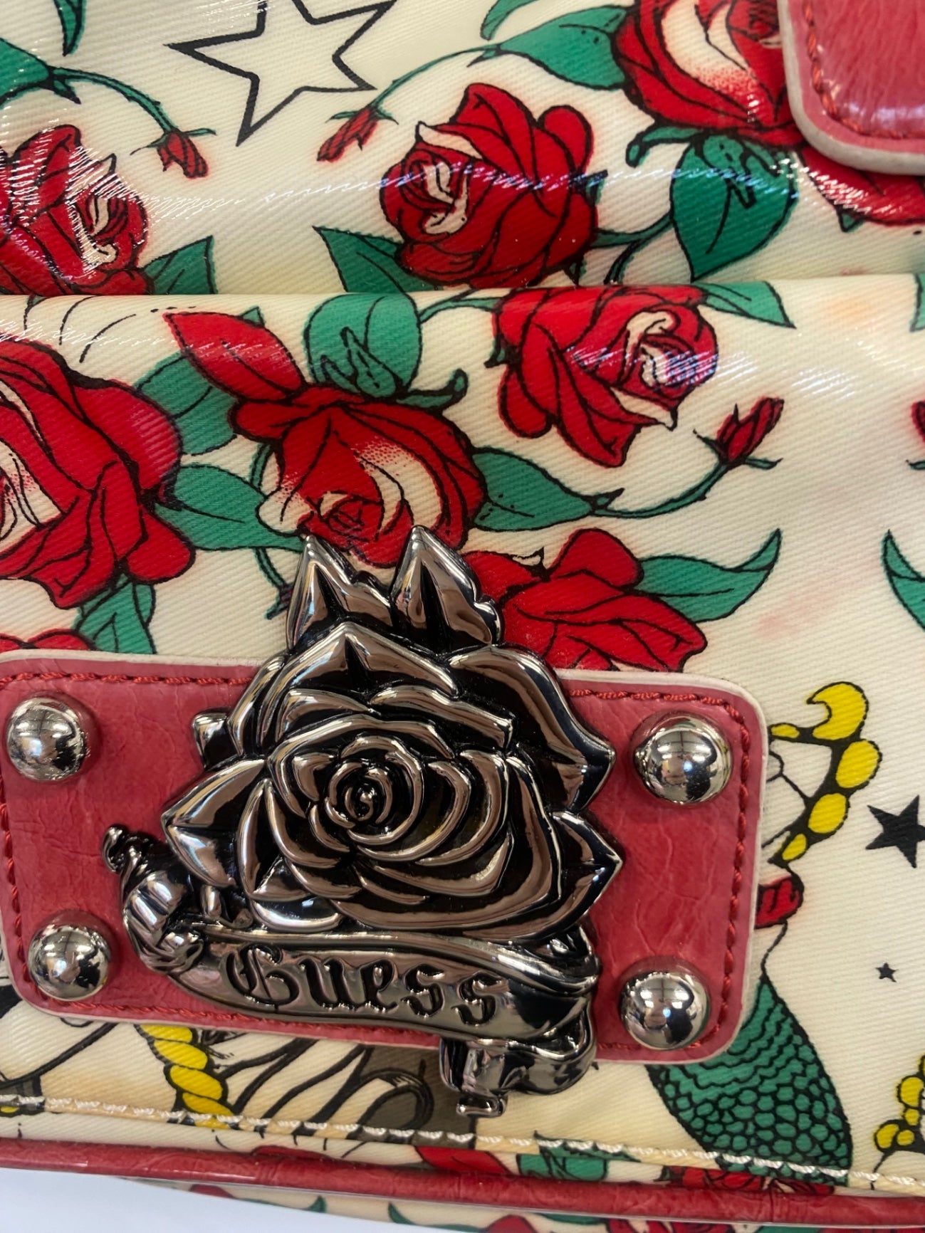 Fabulous vintage Guess tattoo & rose Crossbody Bag Rare SW001