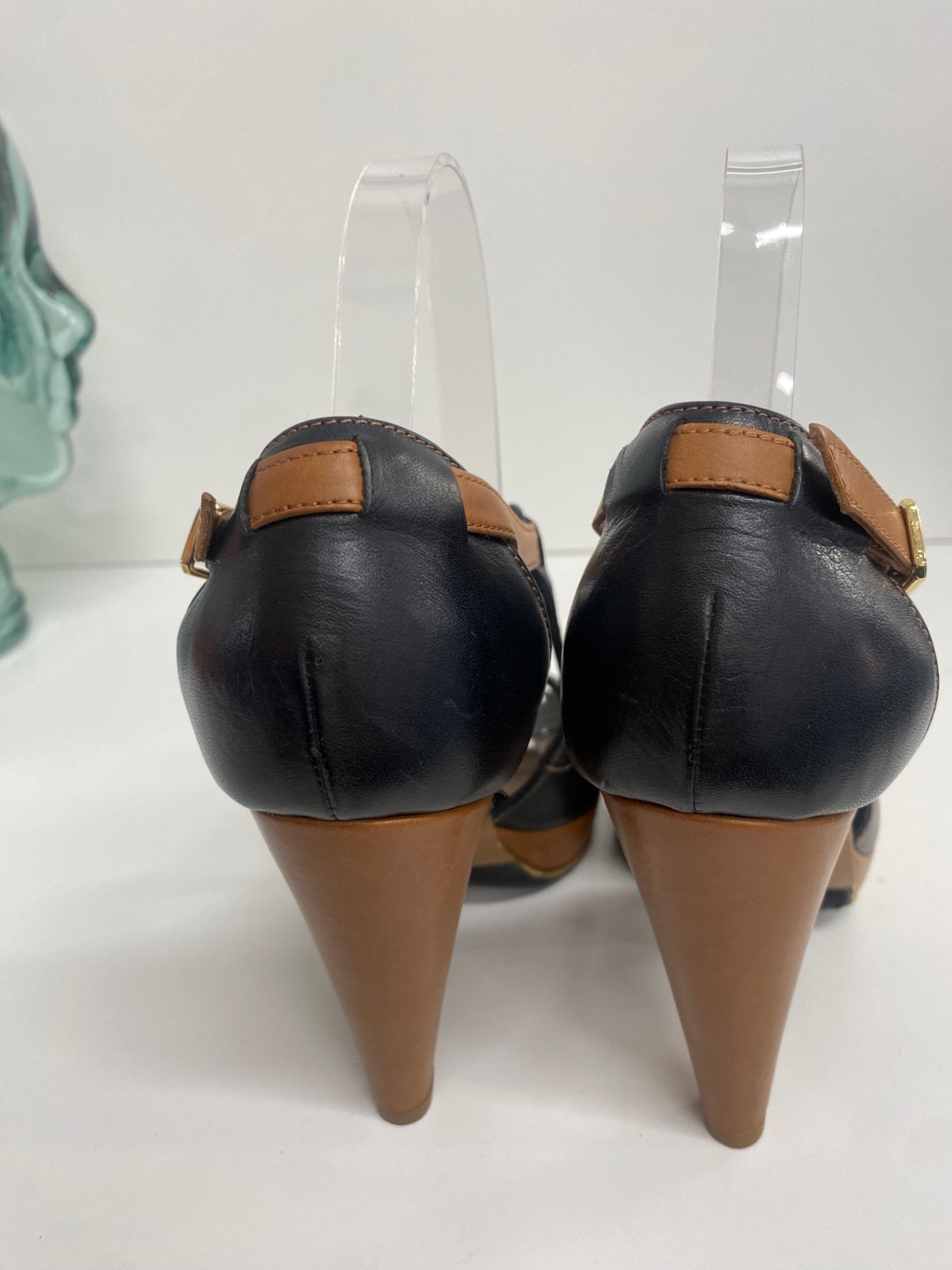 Fabulous Hobbs tooled leather heels Shoes UK4 Black & Tan T bar AC488