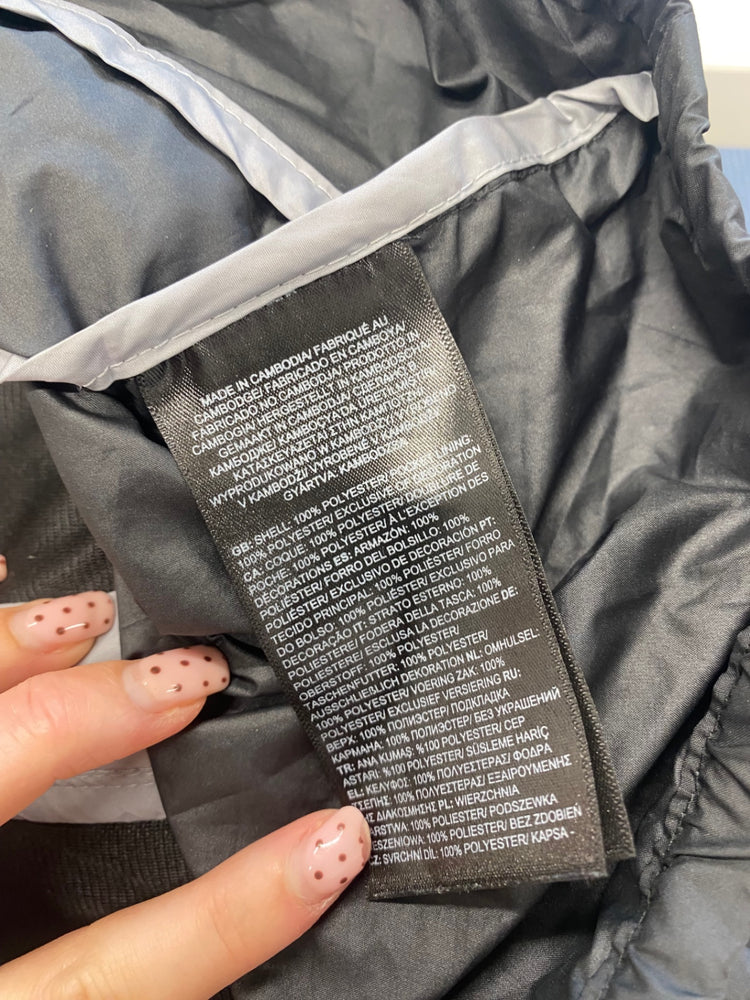 Fabulous The North Face boys Windbreaker age 15 Black and Grey JC008