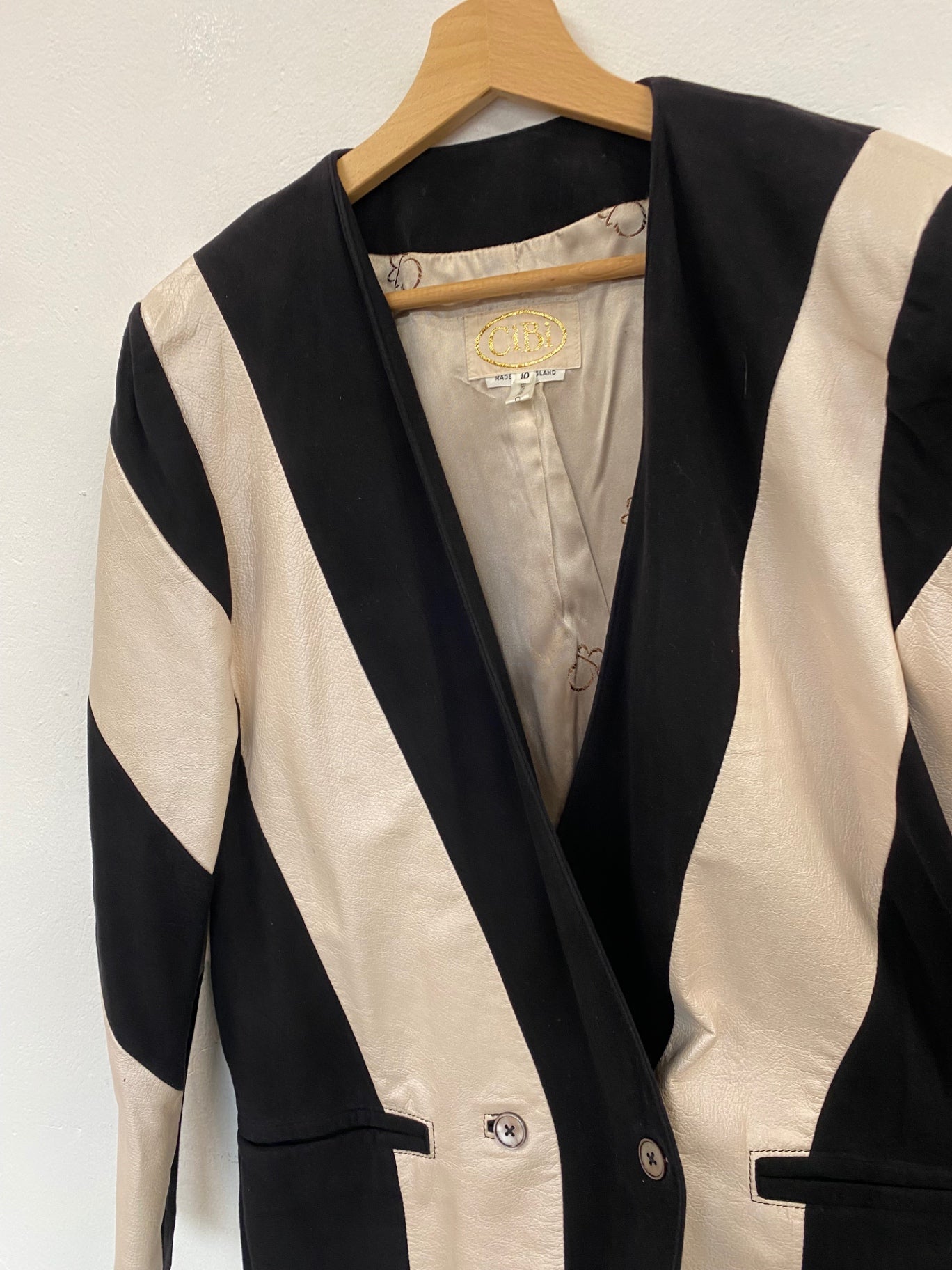 Fabulous CaBi 1980’s dynasty leather suede Rare Blazer Uk10 Beige & Black LS490