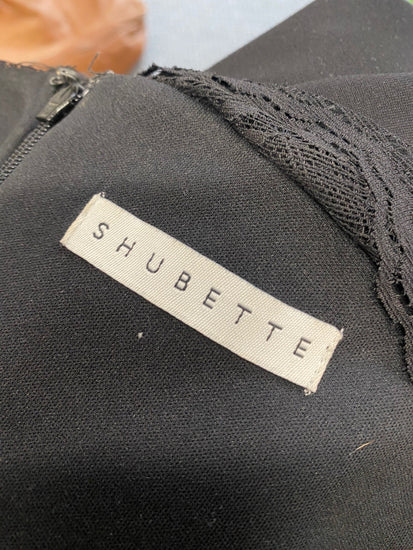 Fabulous Shubette Evening Dress UK 14 Black lace MB489