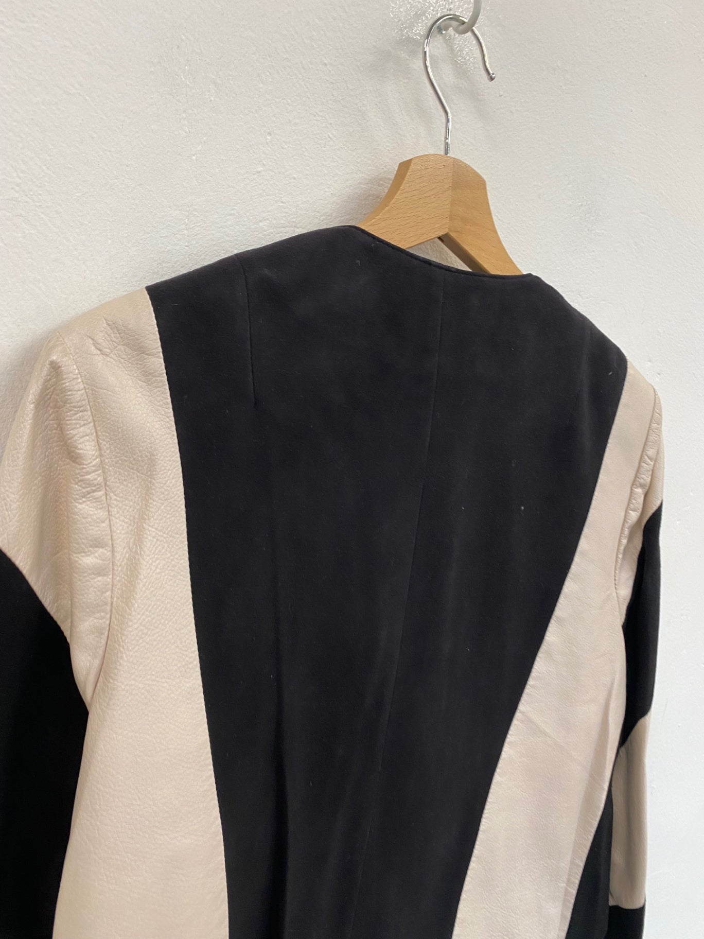 Fabulous CaBi 1980’s dynasty leather suede Rare Blazer Uk10 Beige & Black LS490