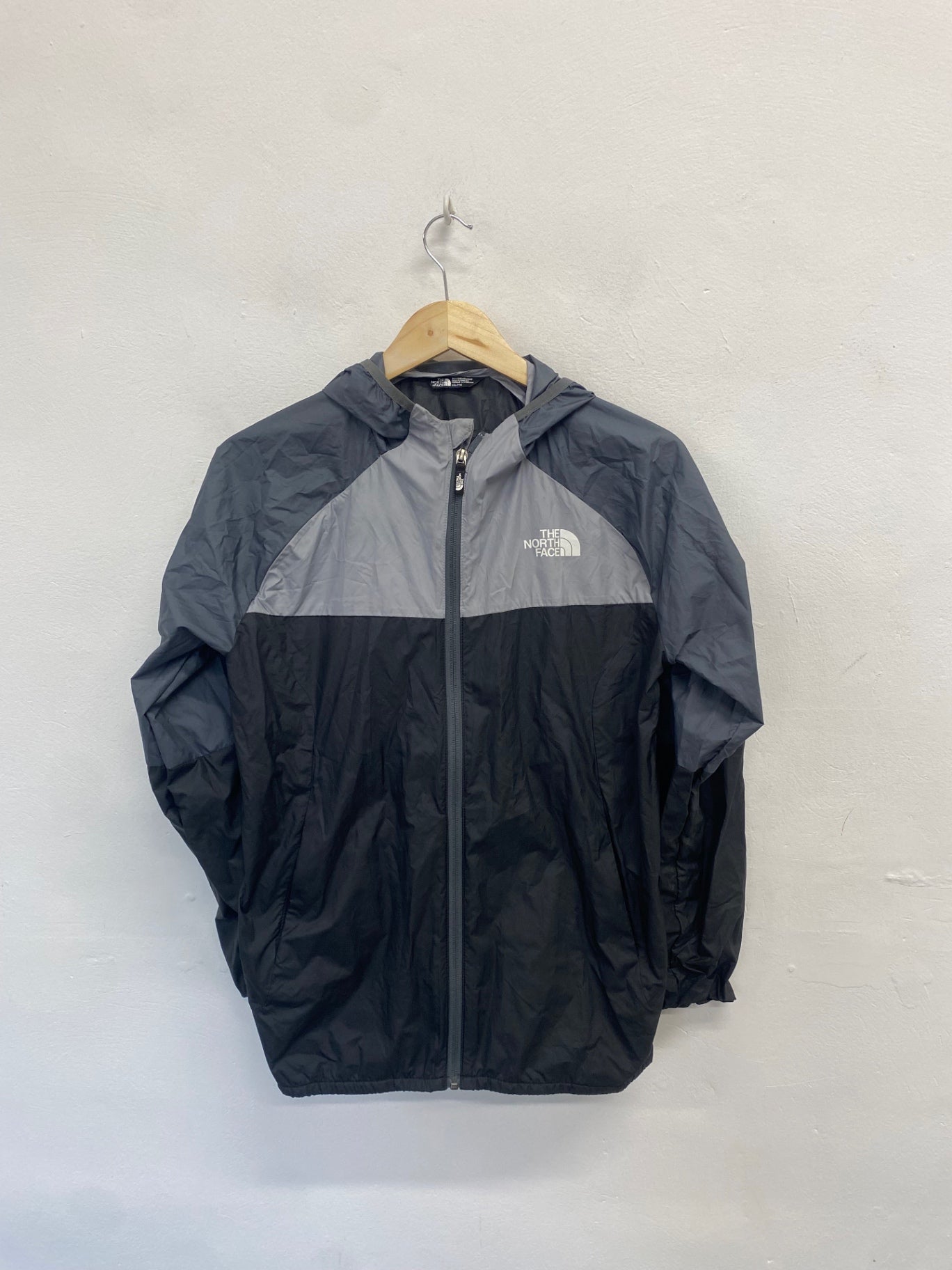 Fabulous The North Face boys Windbreaker age 15 Black and Grey JC008
