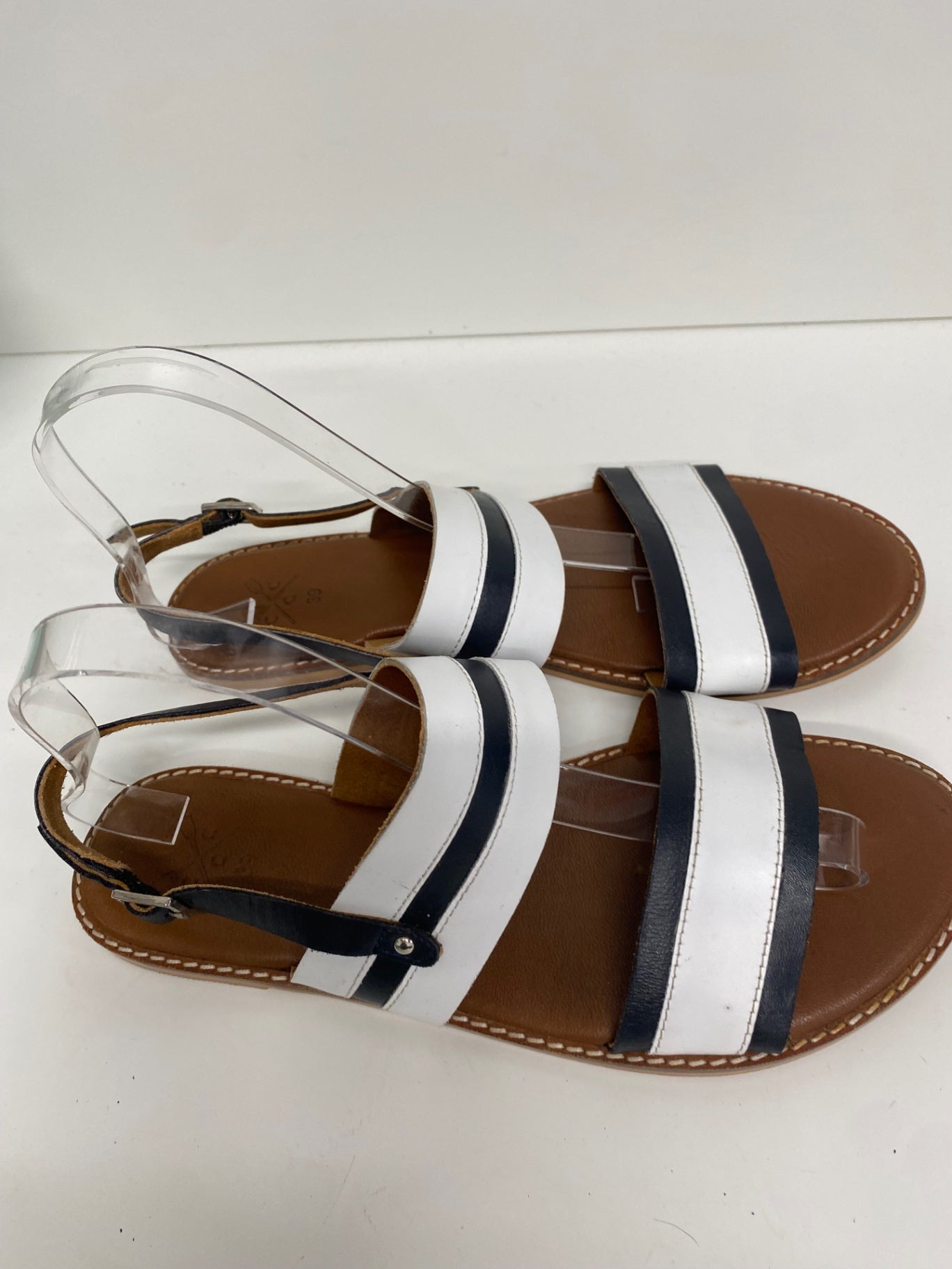 Fabulous Crew clothing company leather traditional Sandals UK6 Black & white VG491