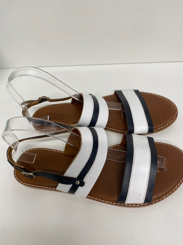 Fabulous Crew clothing company leather traditional Sandals UK6 Black & white VG491