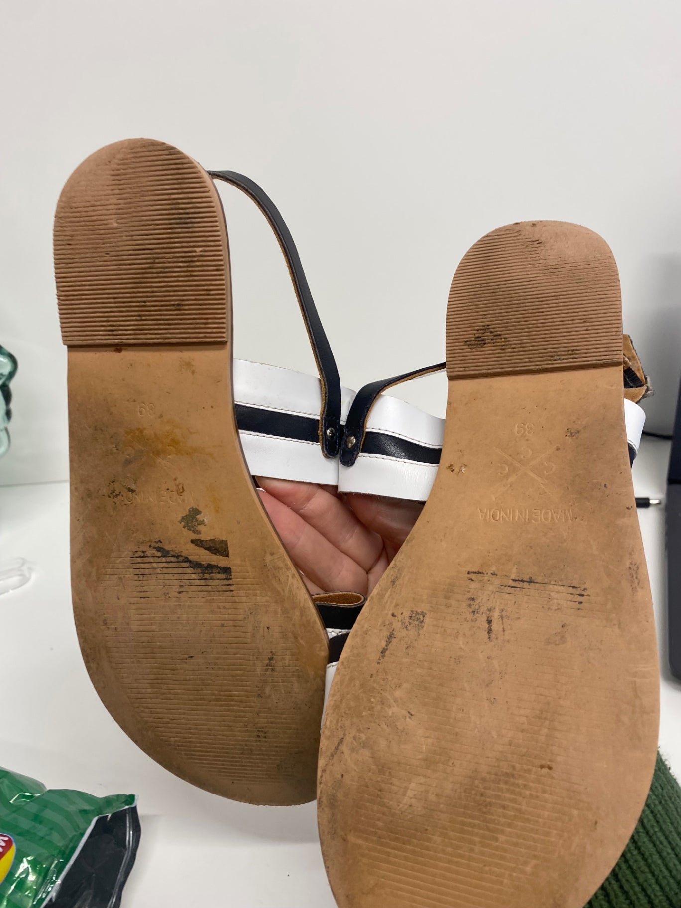 Fabulous Crew clothing company leather traditional Sandals UK6 Black & white VG491