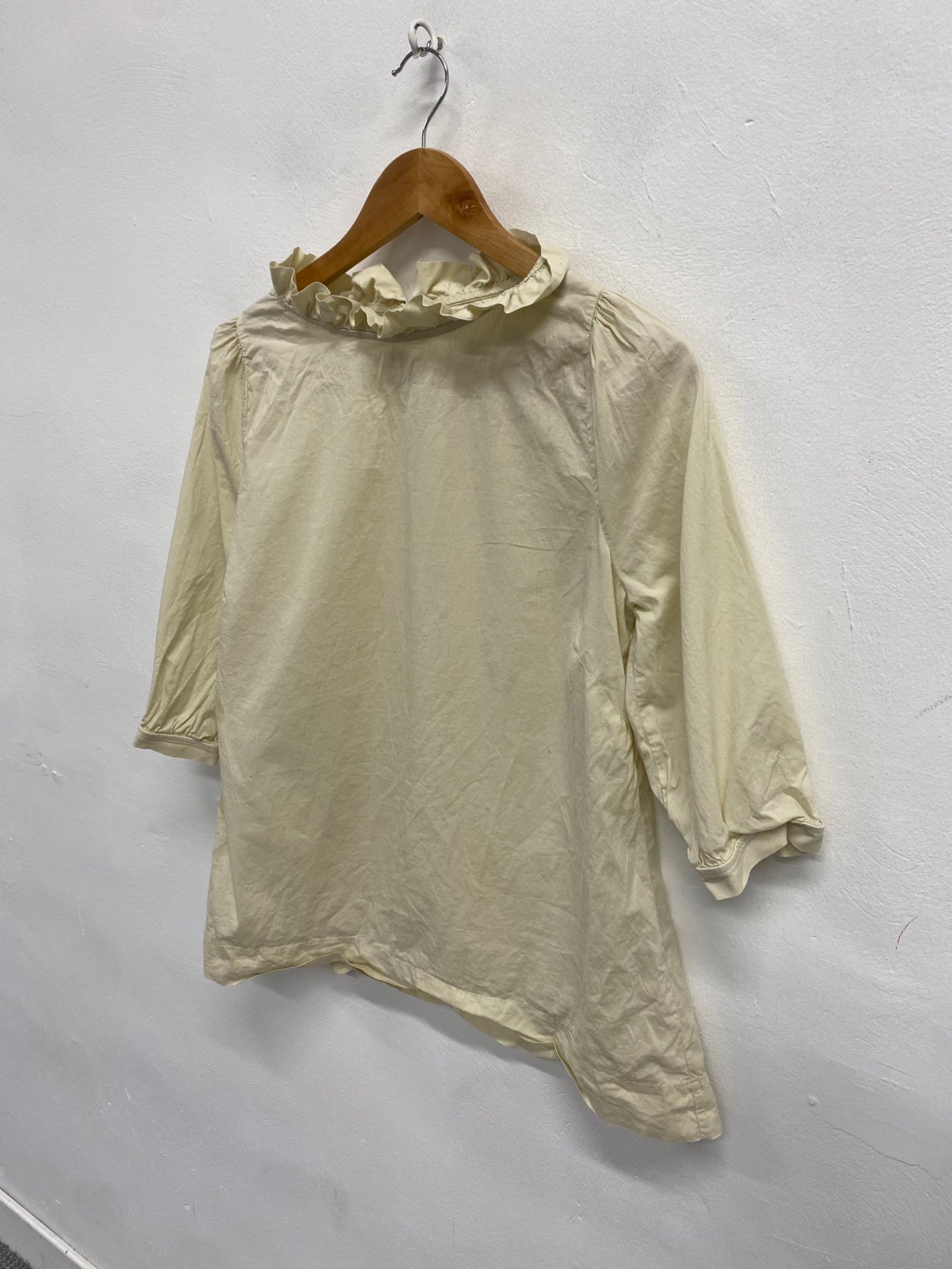 Fabulous Own by basics Blouse UK S Beige frill hem MW492