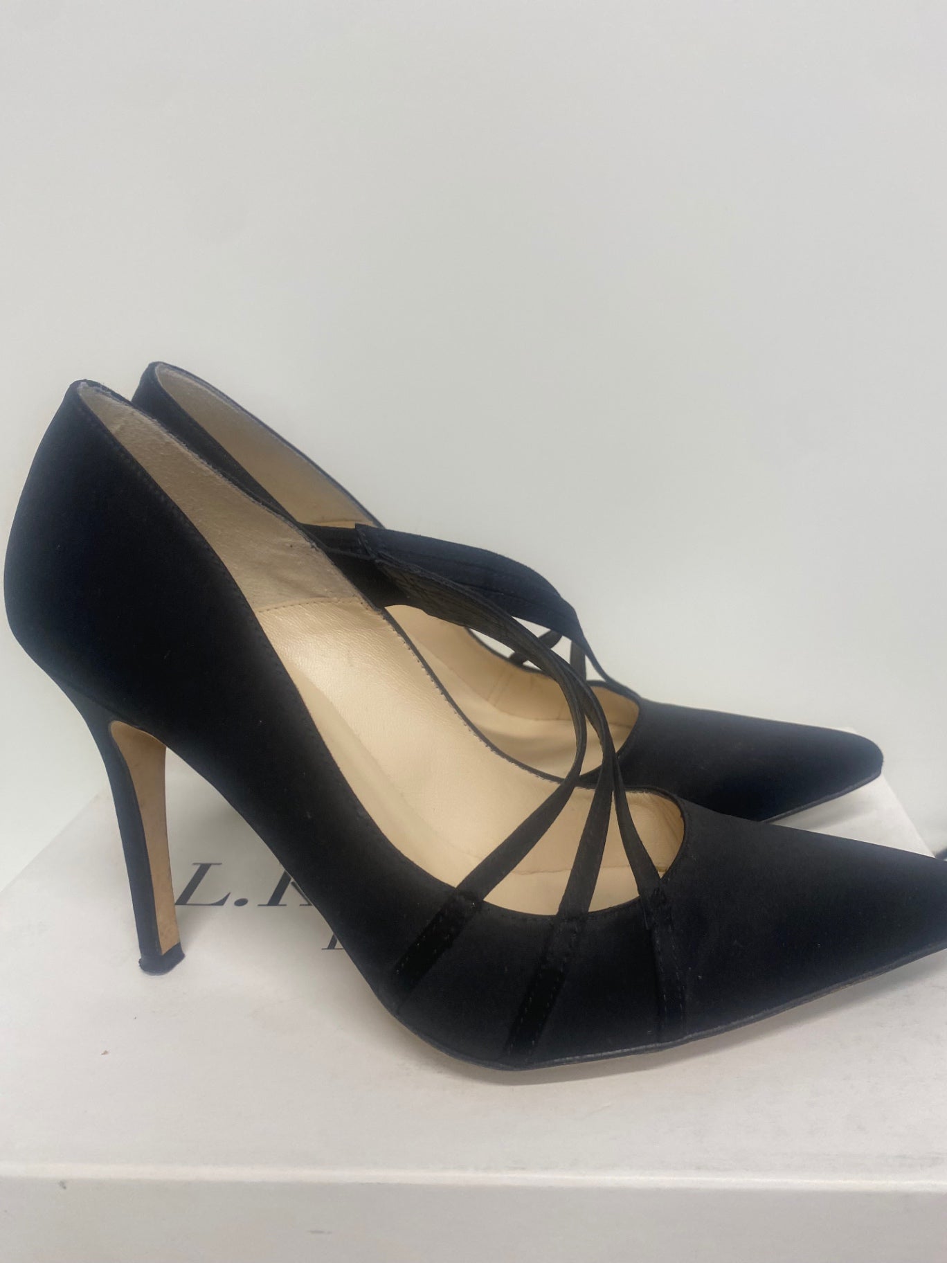 Fabulous Lk Bennett formal court heeled shoes  Uk7 Black VG491