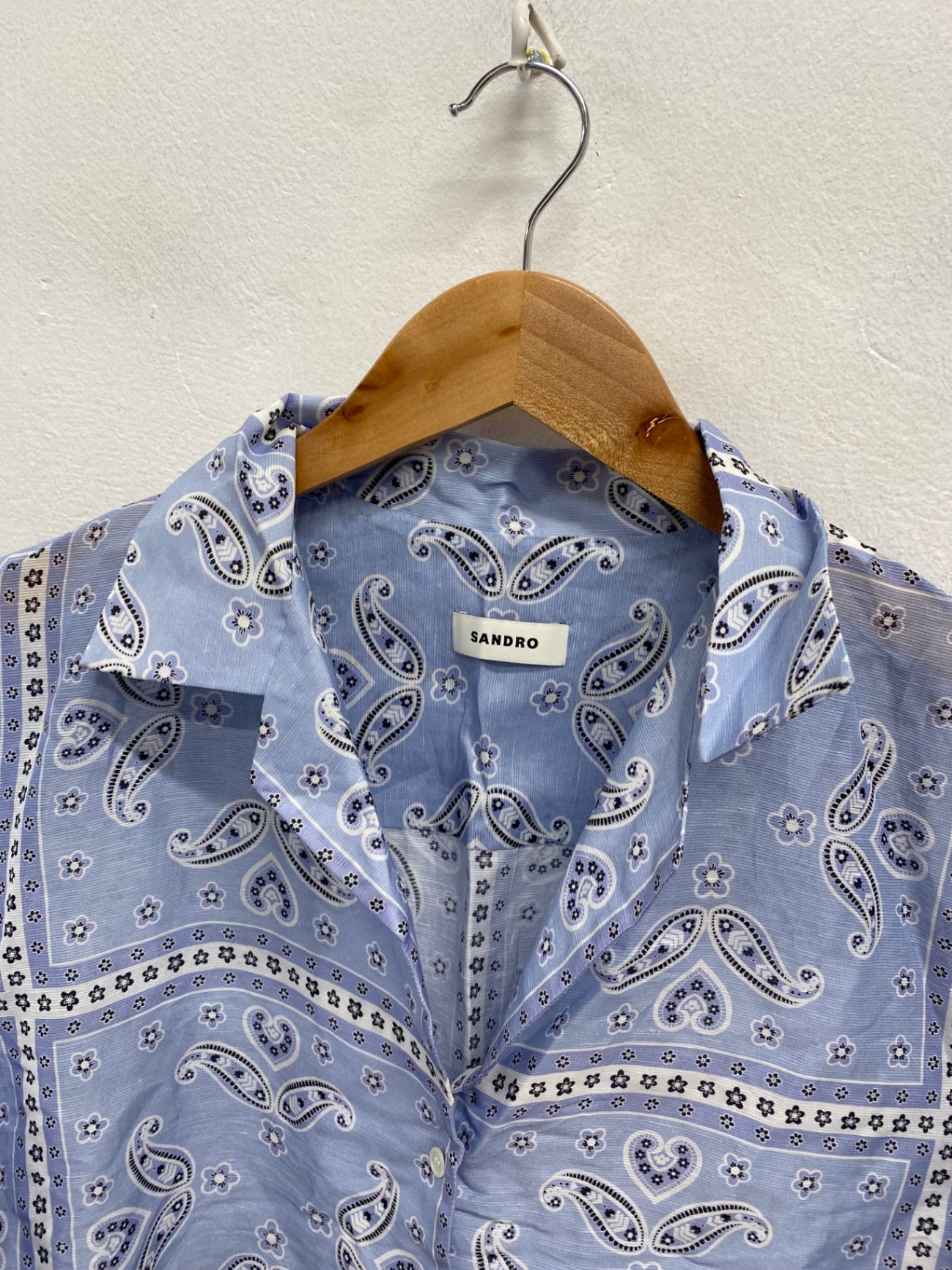 Fabulous SANDRO Shirt UK S Blue paisley linen SH493