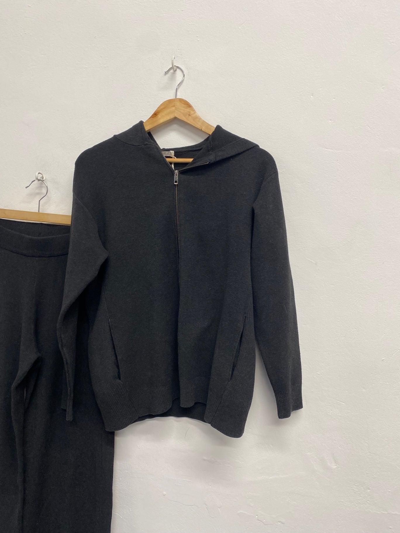 Fabulous OYSHO Tracksuit UK S Dark grey knit UK S SH493