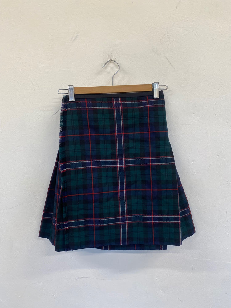 Fabulous Scottish National tennagers Kilt W25-27 L19” Green MD001