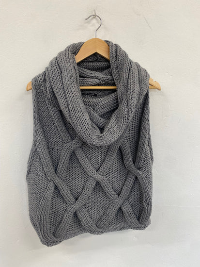 Fabulous Ramune Piekautaite pure wool sleeveless Jumper UK8 Light Grey AE001