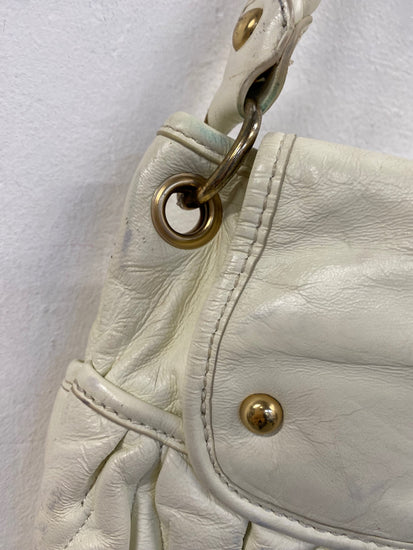 Fabulous Miu Miu Matelasse Coffer Handbag Cream AE001