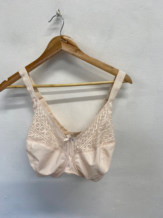 Fabulous Primadonna Bralette 34L Beige lace trim comfort BS001