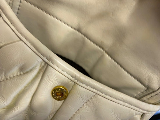 Fabulous Miu Miu Matelasse Coffer Handbag Cream AE001