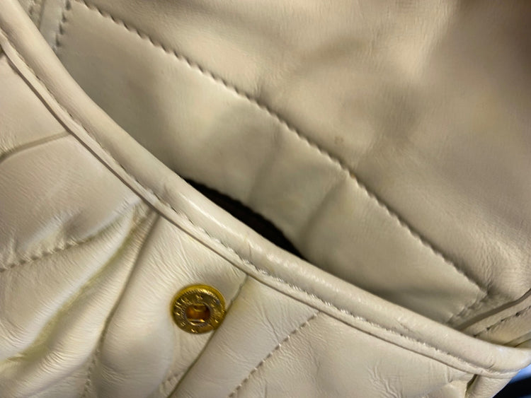 Fabulous Miu Miu Matelasse Coffer Handbag Cream AE001