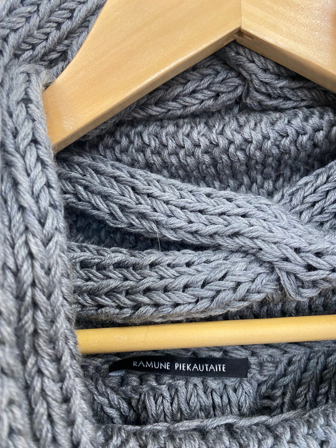 Fabulous Ramune Piekautaite pure wool sleeveless Jumper UK8 Light Grey AE001