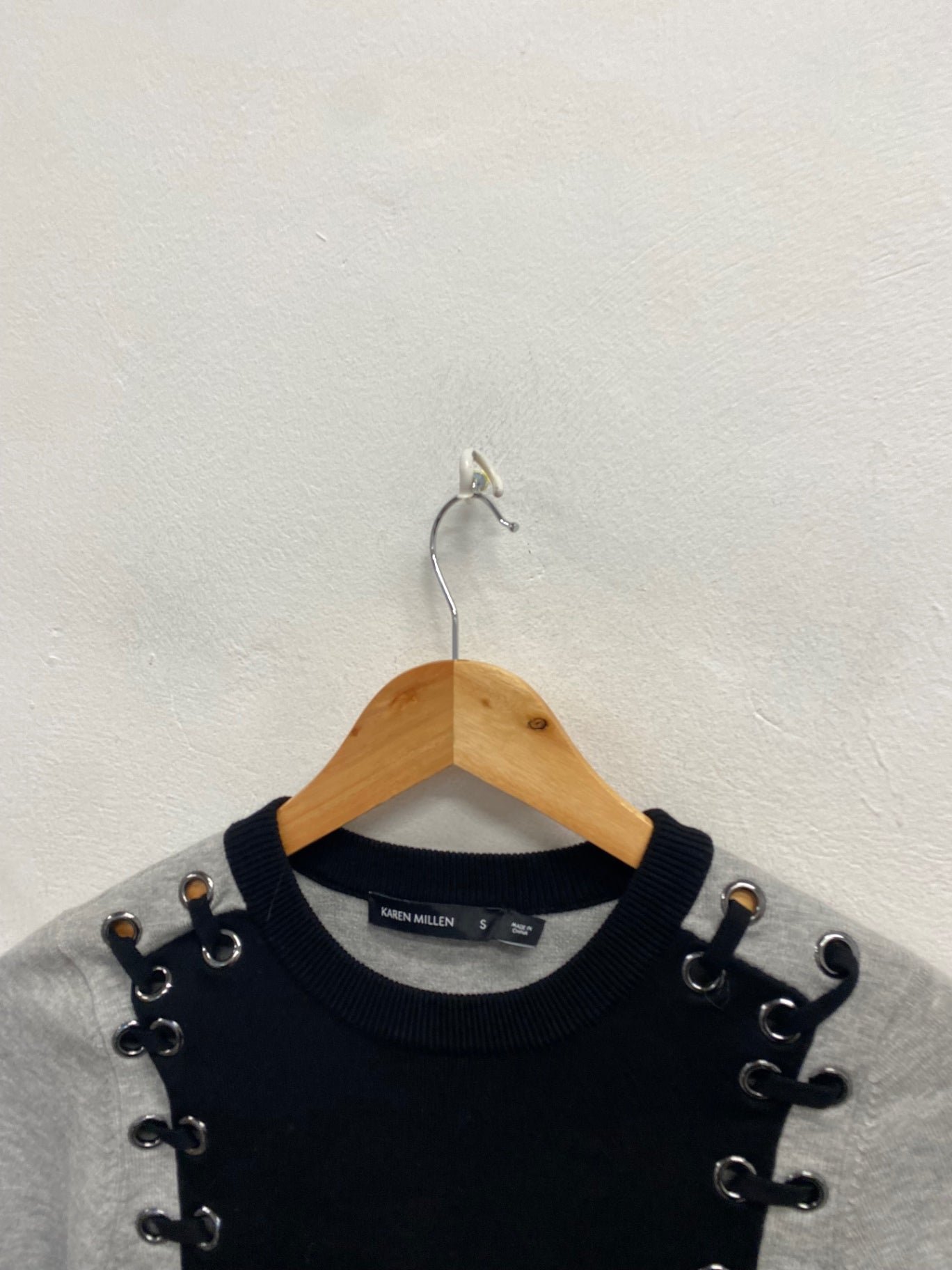 Fabulous Karen Millen Sweater UK 8 Gray and Black eyelet NF494