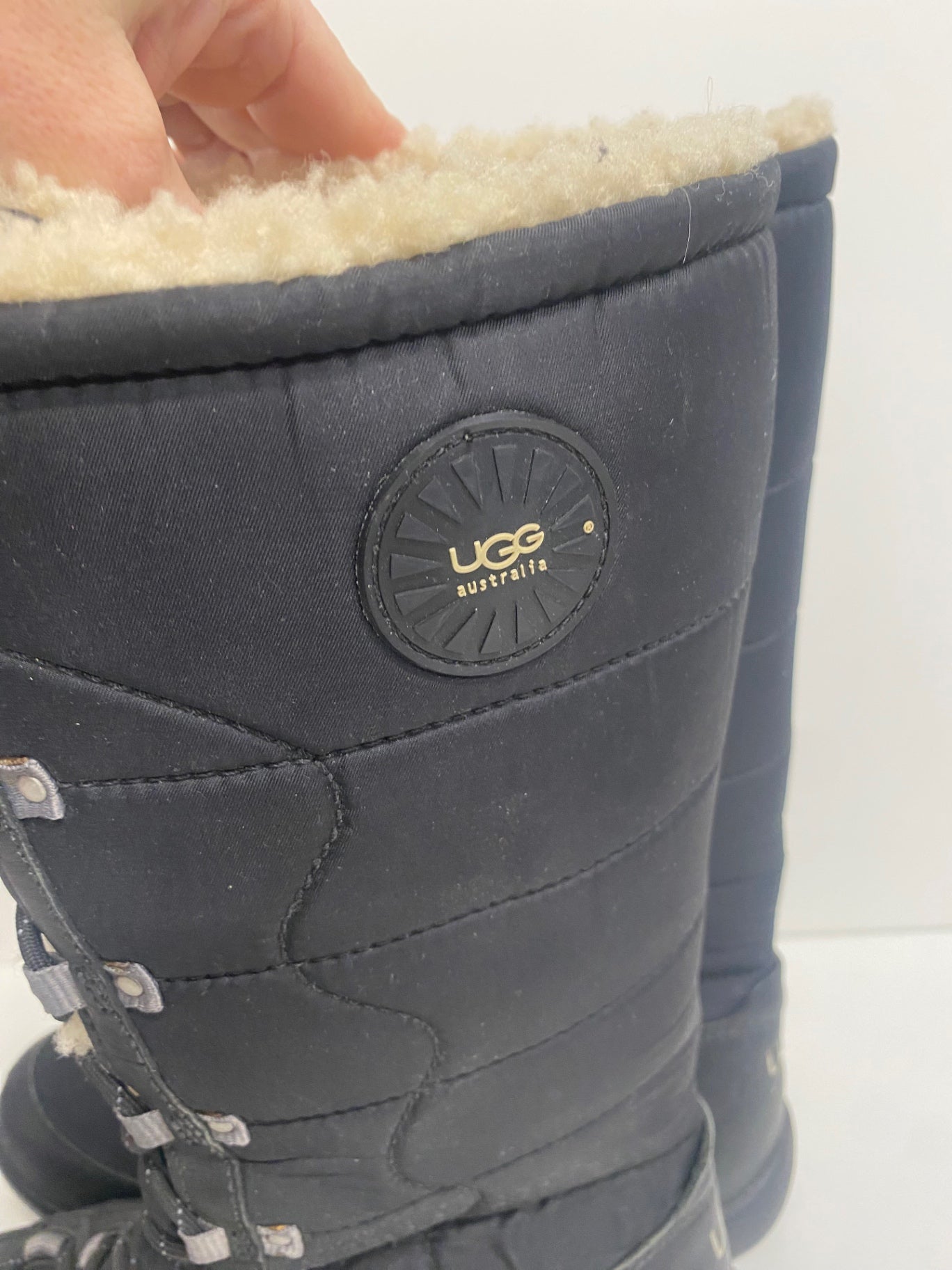 Fabulous UGG quilted high winter Boots UK6.5 Black SL495