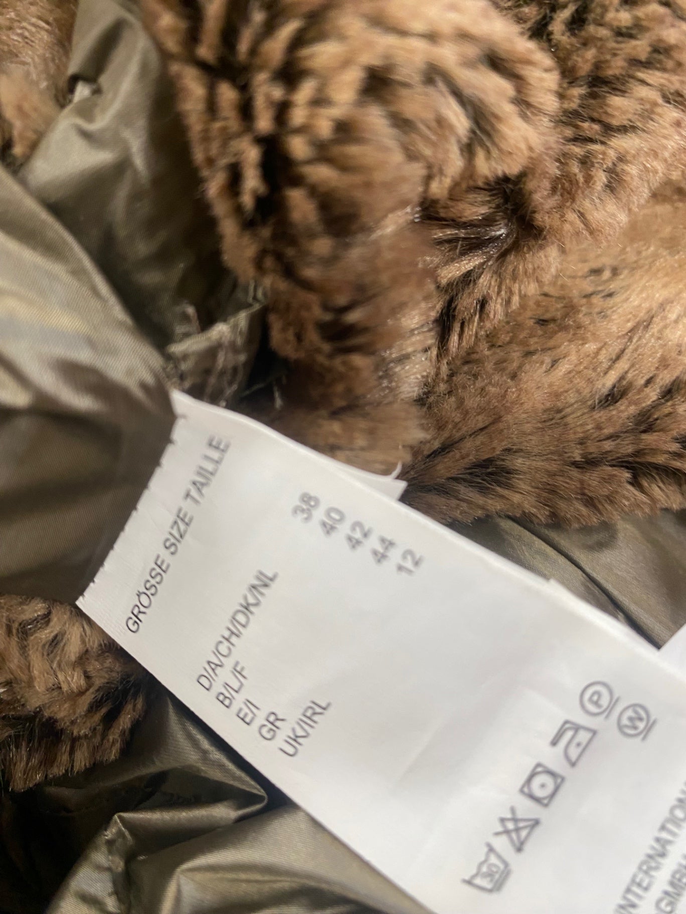 Fabulous Barbara lebek down filler cosy Puffer Jacket UK12 brown SL469