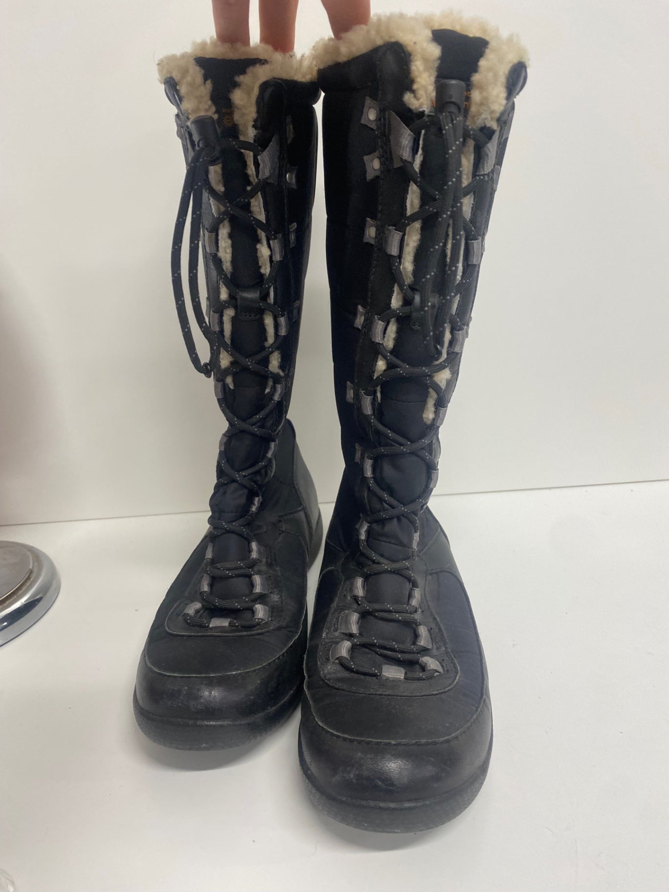 Fabulous UGG quilted high winter Boots UK6.5 Black SL495