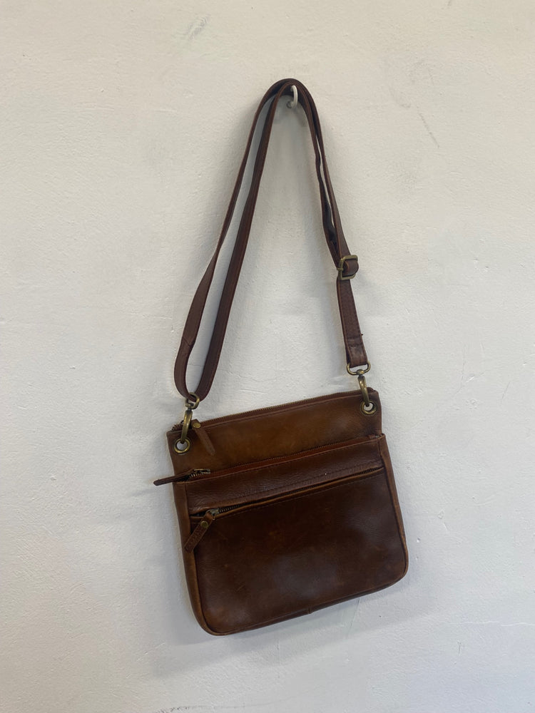 Fabulous FatFace vintage crossbody leather Bag One size Tan KJ497