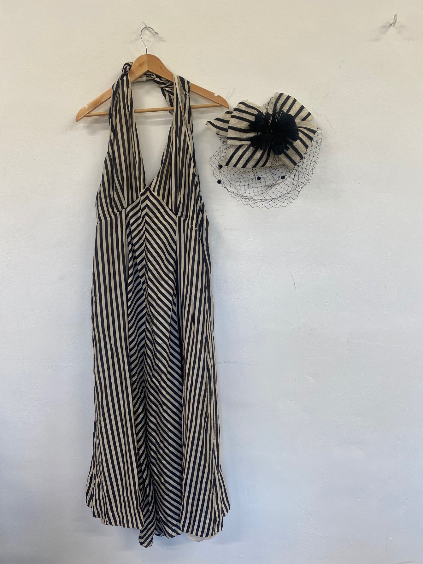 Fabulous H&M Occasion Dress & Fascinator UK18 Beige & black race Day KJ497