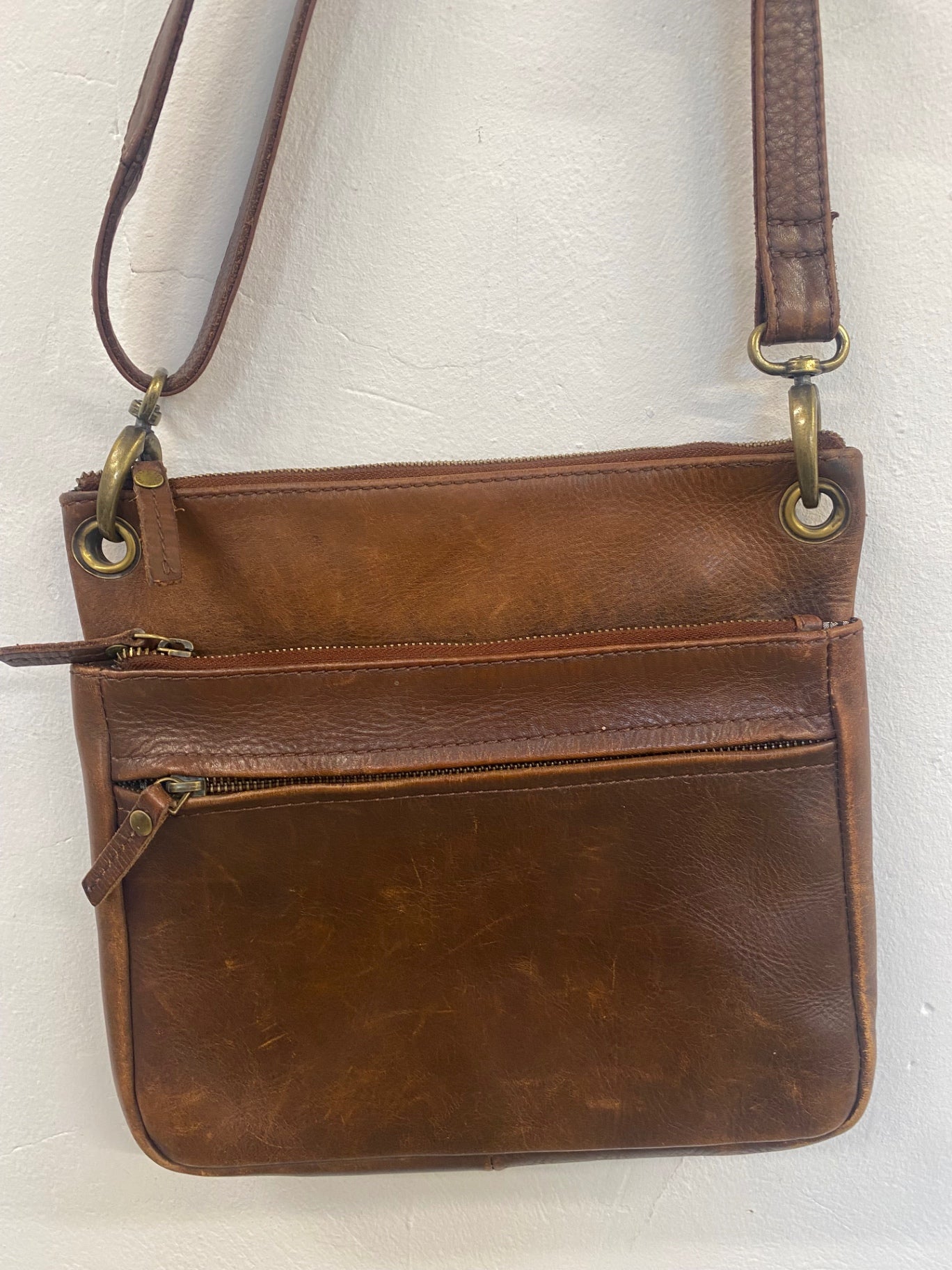 Fabulous FatFace vintage crossbody leather Bag One size Tan KJ497