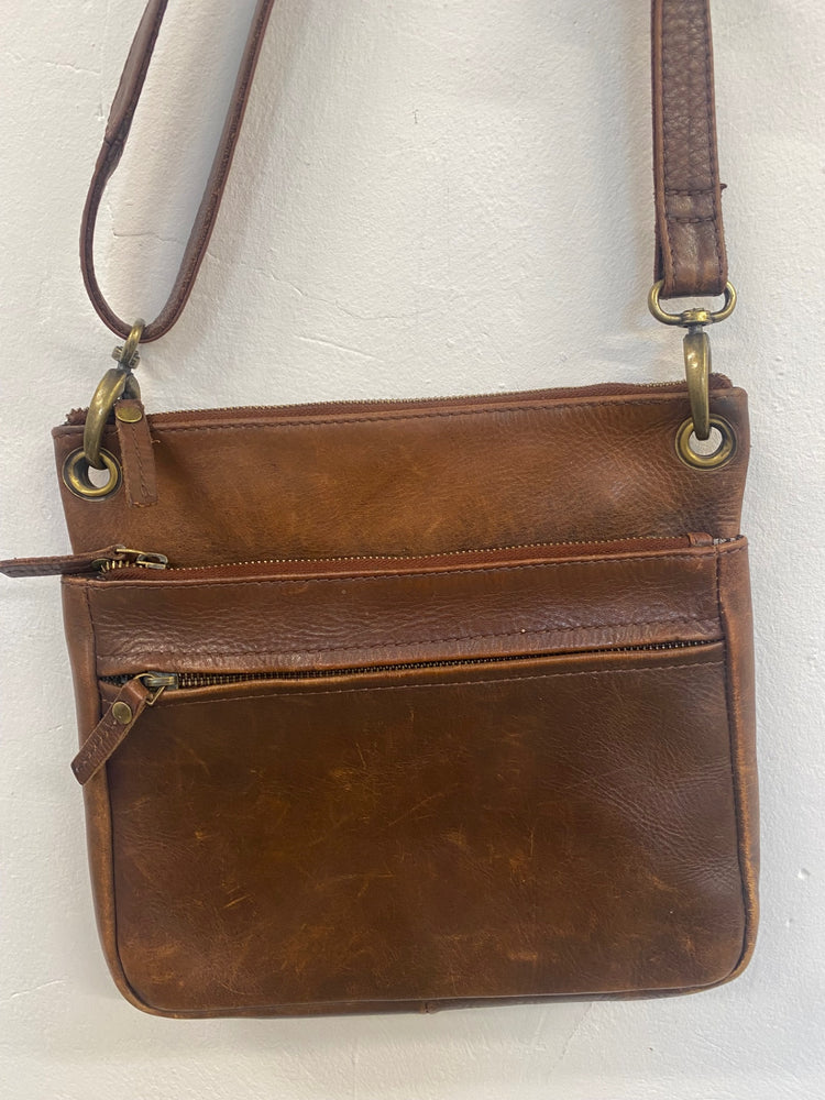 Fabulous FatFace vintage crossbody leather Bag One size Tan KJ497