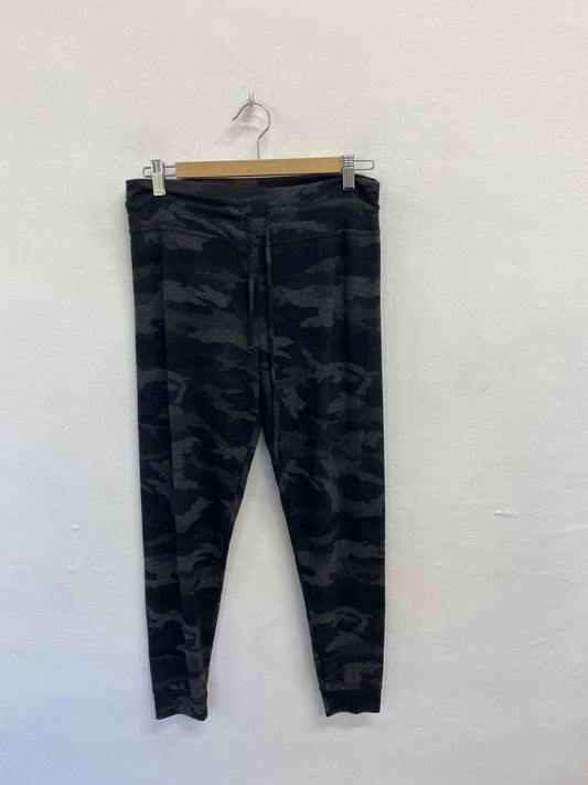 Fabulous Beyond Yoga Harem trousers UK 8 Black grey camo FH003