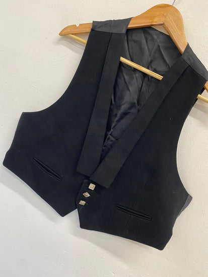 Fabulous Scottish Waistcoat 3 button Prince Charlie UK 38 r Black MD001