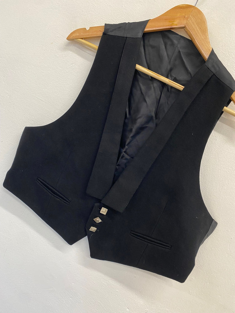 Fabulous Scottish Waistcoat 3 button Prince Charlie UK 38 r Black MD001