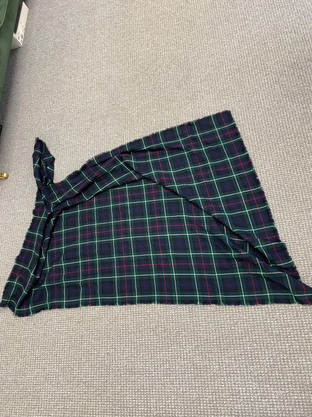Fabulous Scottish Fly Plaid 35 by 54 Black Stewart navy green MD001