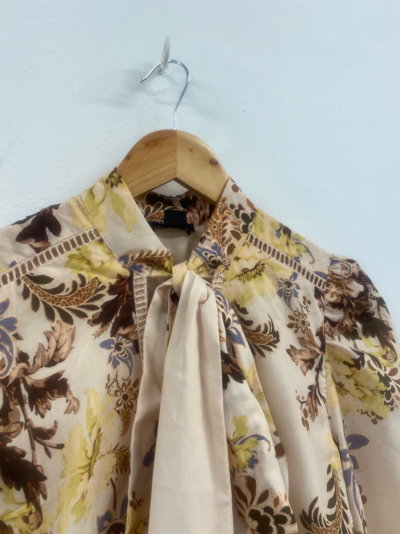 Fabulous Karen Millen Voile edge floral occasion Dress Uk10 Beige New RG020