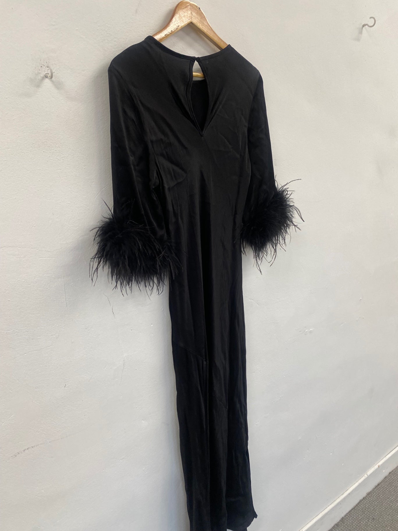 Fabulous Rewritten Satin elegant Dolly Dress feather cuffs UK14 Black SS002