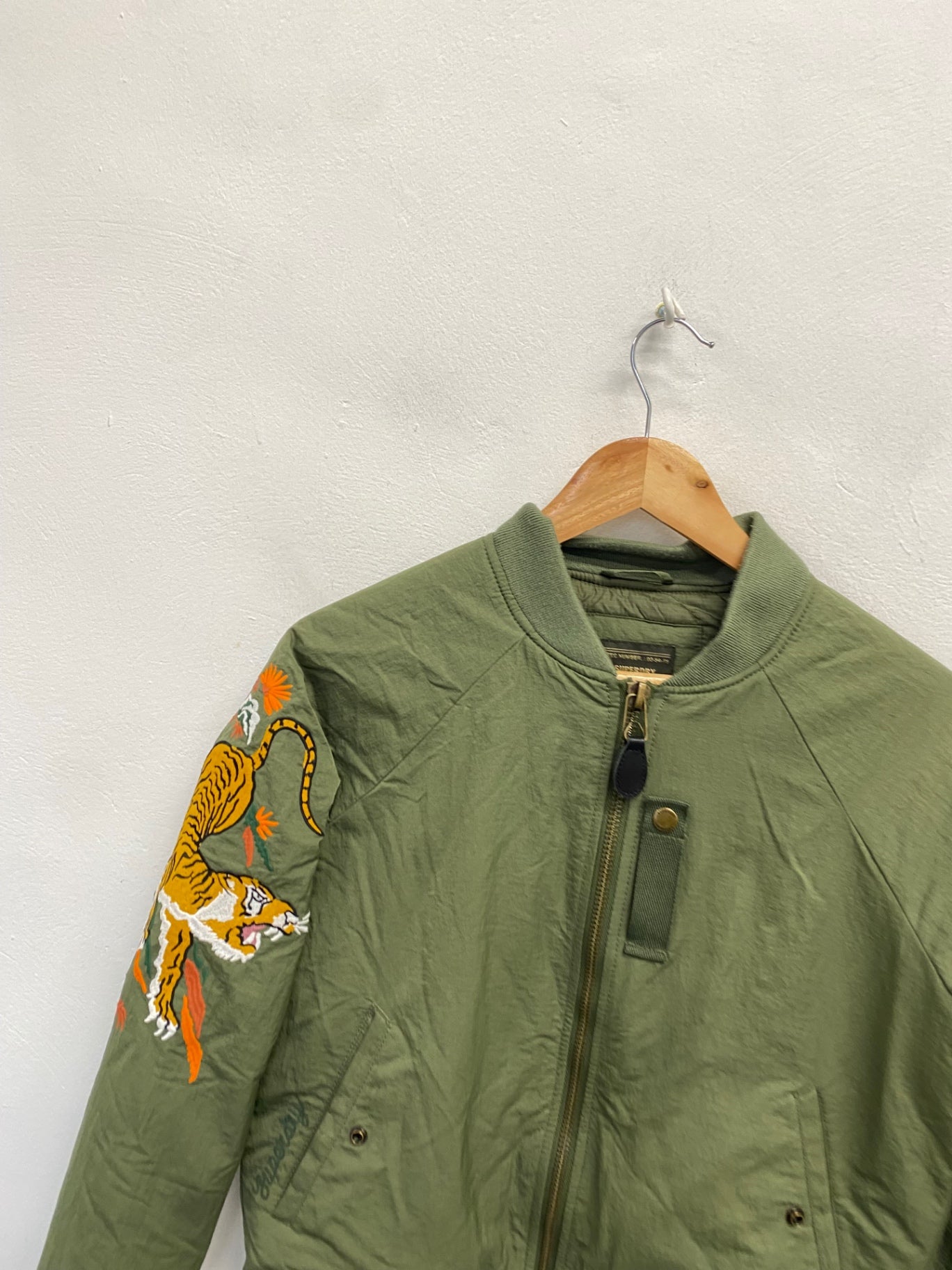 Fabulous Superdry Military Bomber Jacket tiger UK 8 Khaki SS002