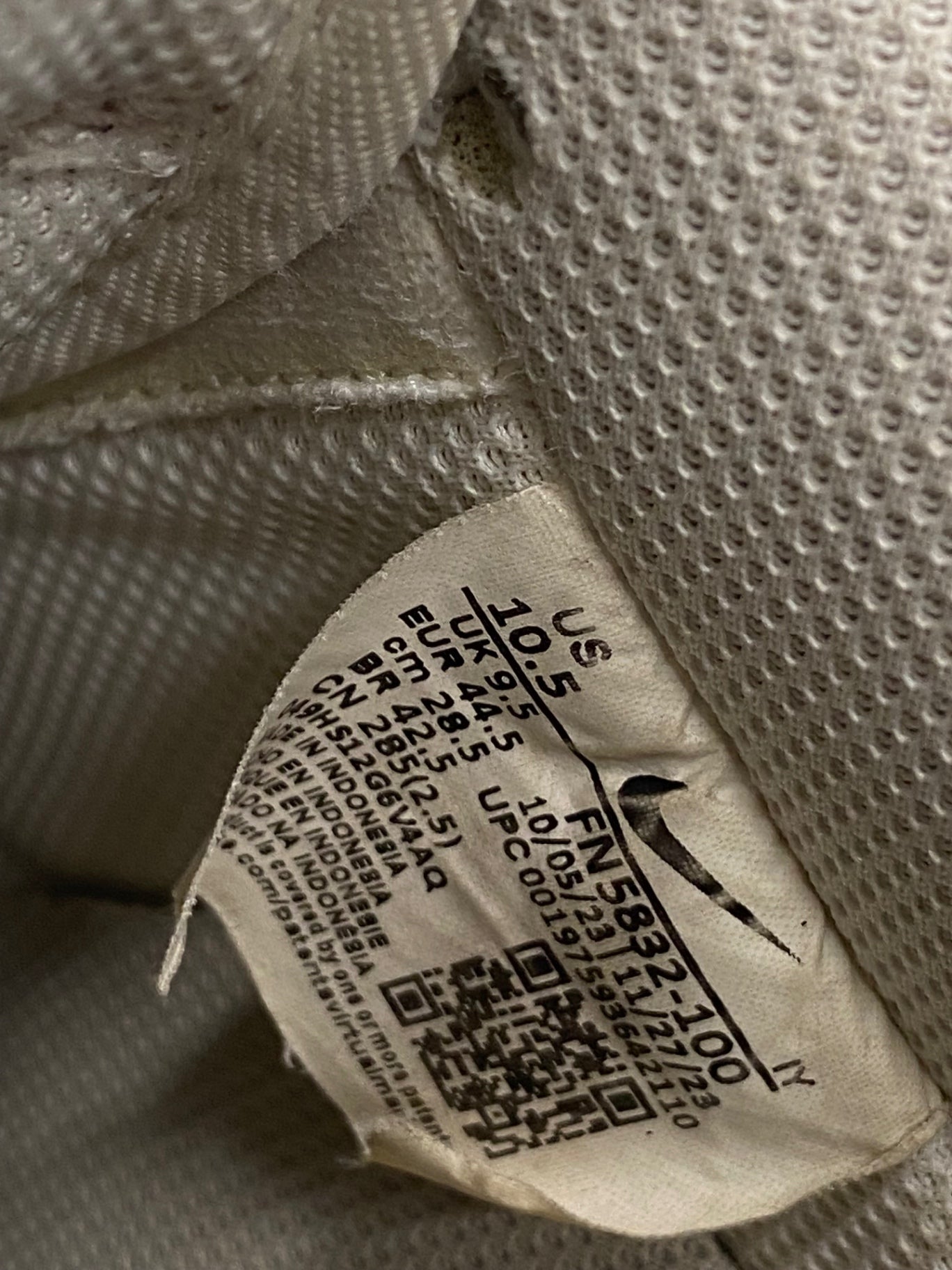 Fabulous Nike Air Force 1 Low 07 Sneakers Uk9.5 White CP001