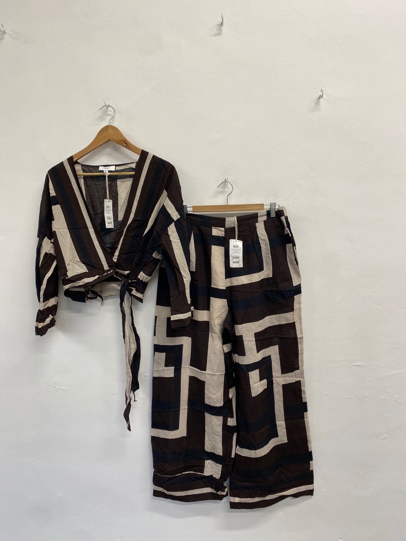 Fabulous Next Two-piece set UK 14 Brown beige lightweight FQ501