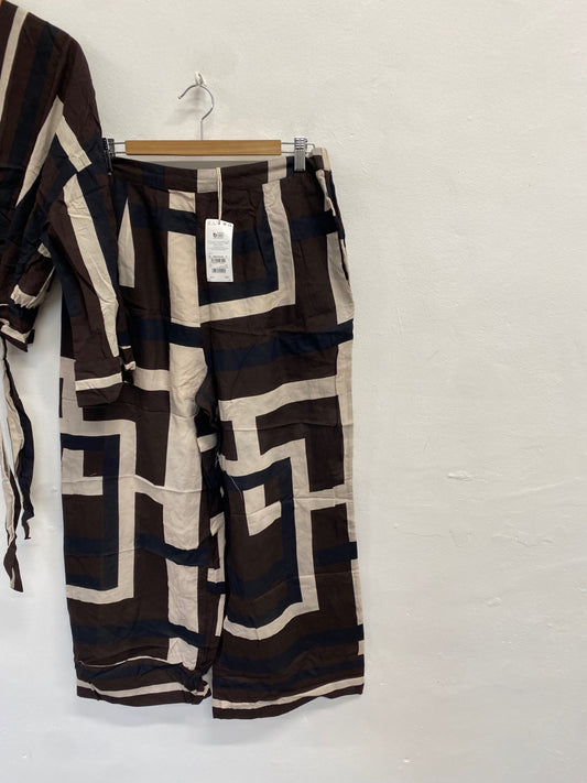 Fabulous Next Two-piece set UK 14 Brown beige lightweight FQ501