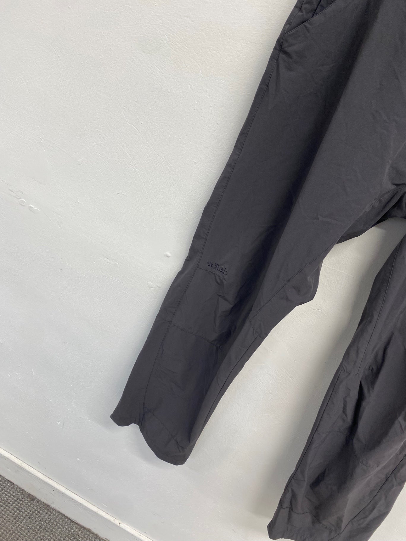 Fabulous women’s Rab traverse pants Trousers UK 16 Grey LG276
