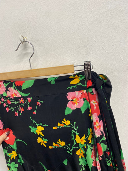 Fabulous Cabi Wrap skirt Uk 10 Black multicolor floral LG276