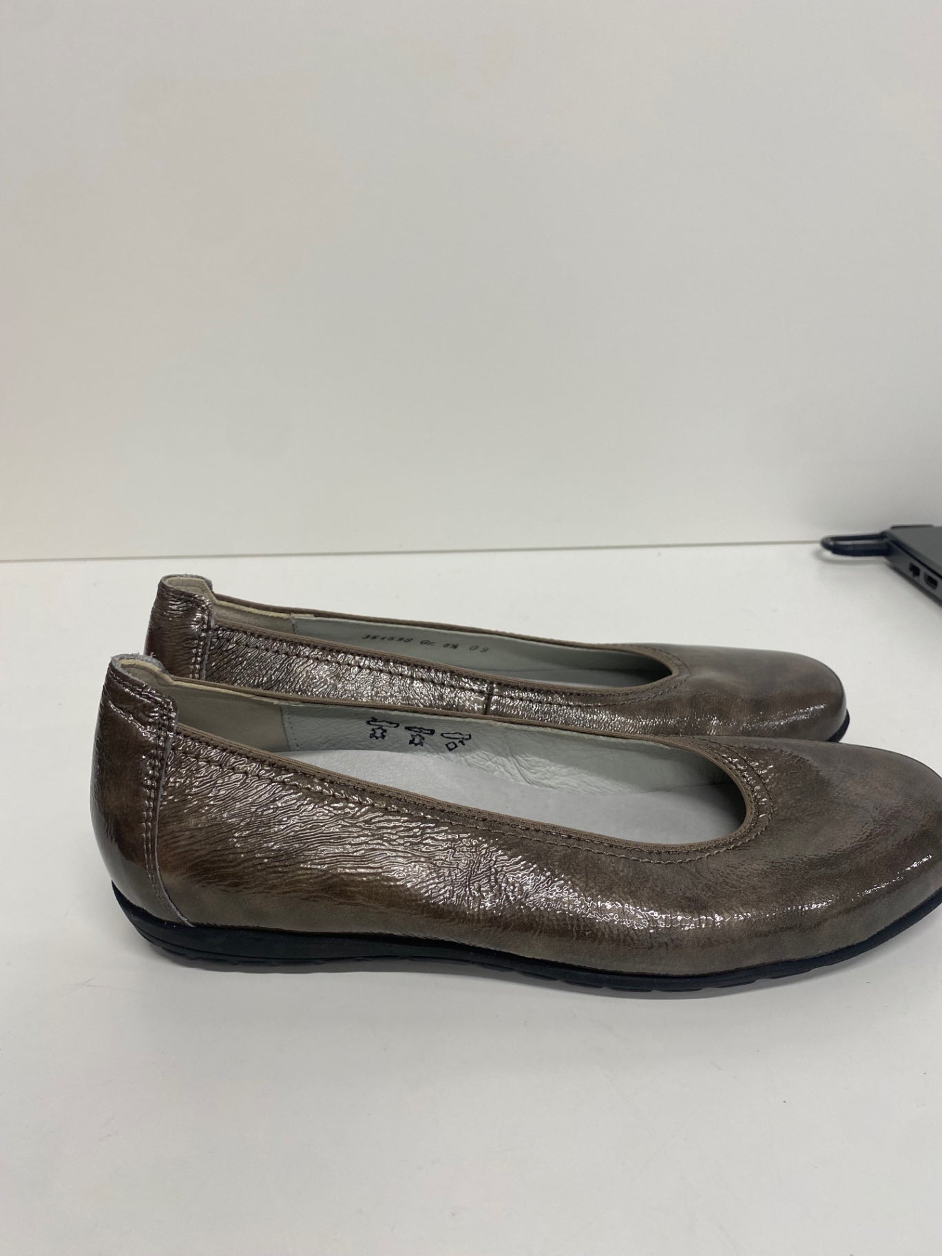 Fabulous WaldLaufer leather width H Ballet Flats UK6.5 Taupe