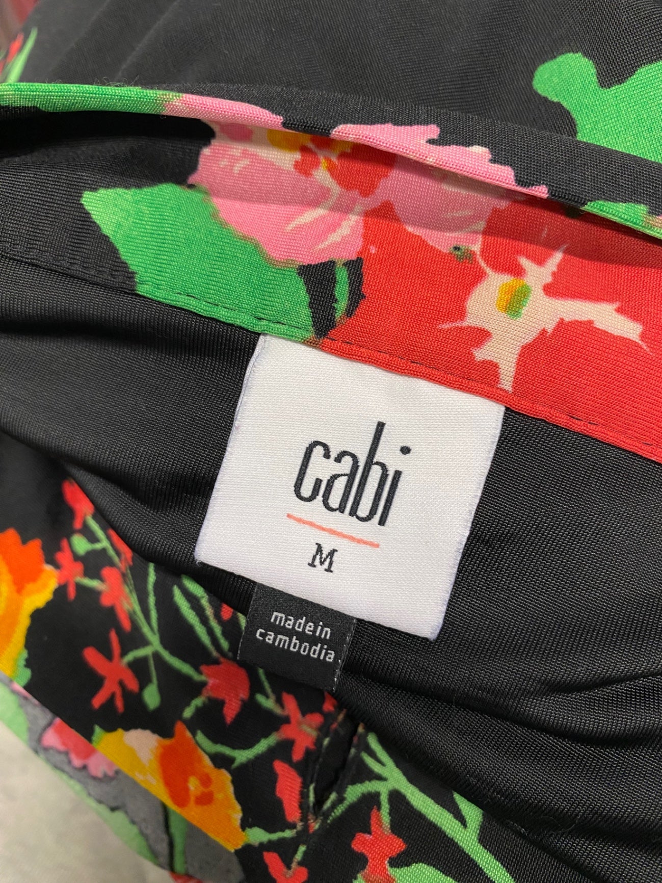 Fabulous Cabi Wrap skirt Uk 10 Black multicolor floral LG276