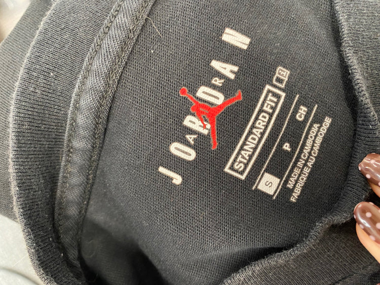 Fabulous Nike jordan diamond logo T-Shirt UK S Black green LG276