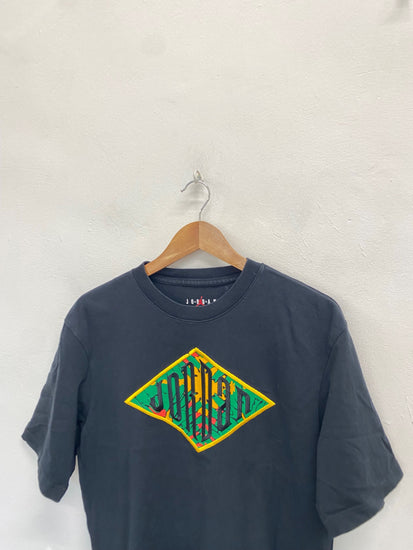 Fabulous Nike jordan diamond logo T-Shirt UK S Black green LG276