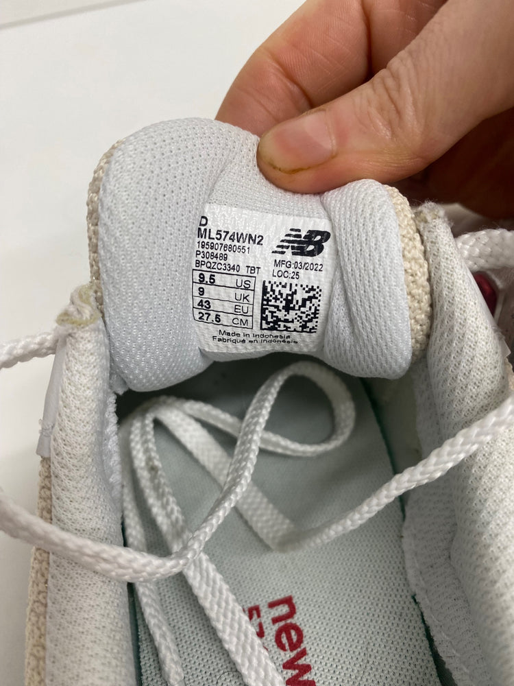 Fabulous New Balance 574 low sea salt Sneakers UK9 Beige ML574WN2 LT002