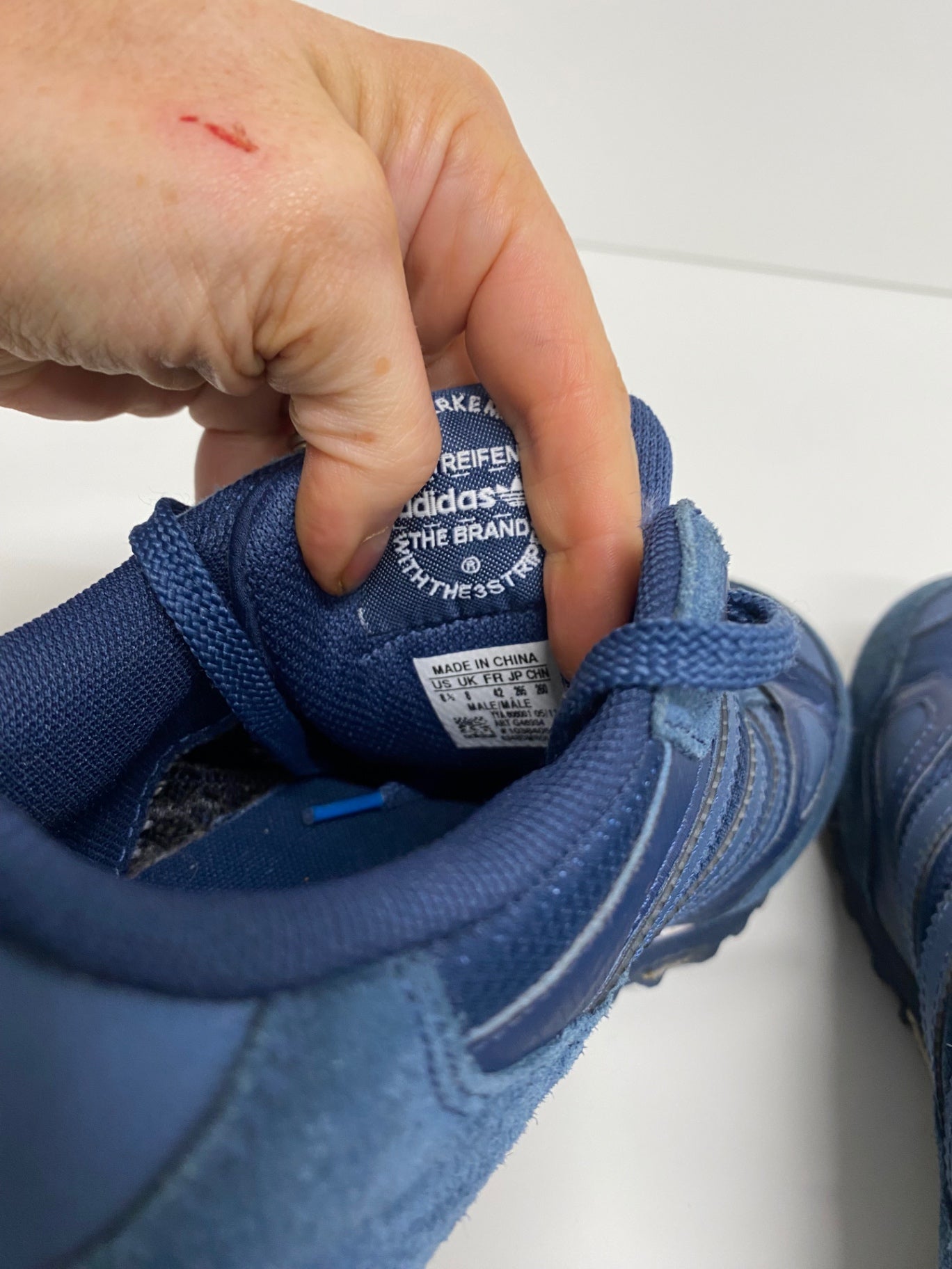 Fabulous Adidas ZX 750 suede Sneakers Uk8 Navy Blue Classics LT002